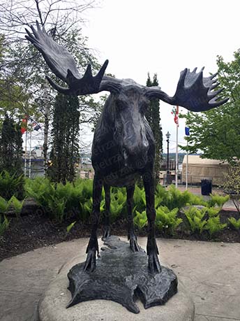 Canada-orignal-sculpture