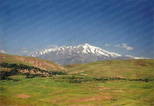 Iran montagne enneigée