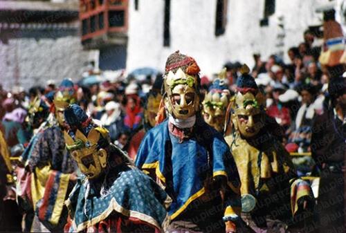 Ladakh-Hémis-masques-en-or