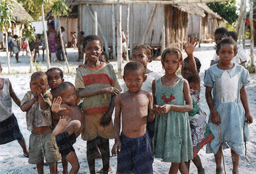 Madagascar-groupe-enfants